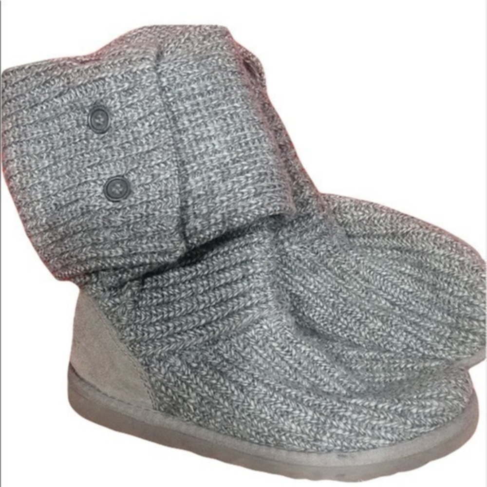 UGG cardigan boots women’s size 6